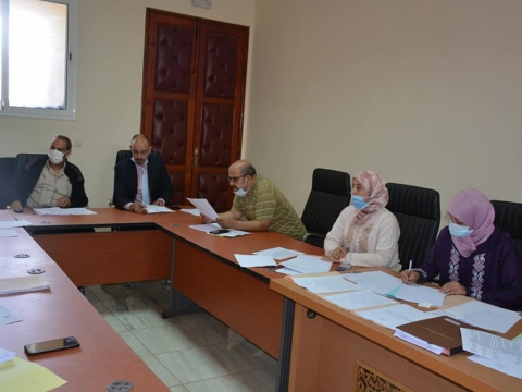 عقدت لجنة التهيئة الحضرية والتعمير وإعداد التراب والبيئة برئاسة السيد محمد حمسك