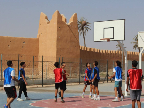 دوريً في كرة السلة بملاعب باب تارگا، تحت شعار: "كرة السلة.. رياضة وقيم".